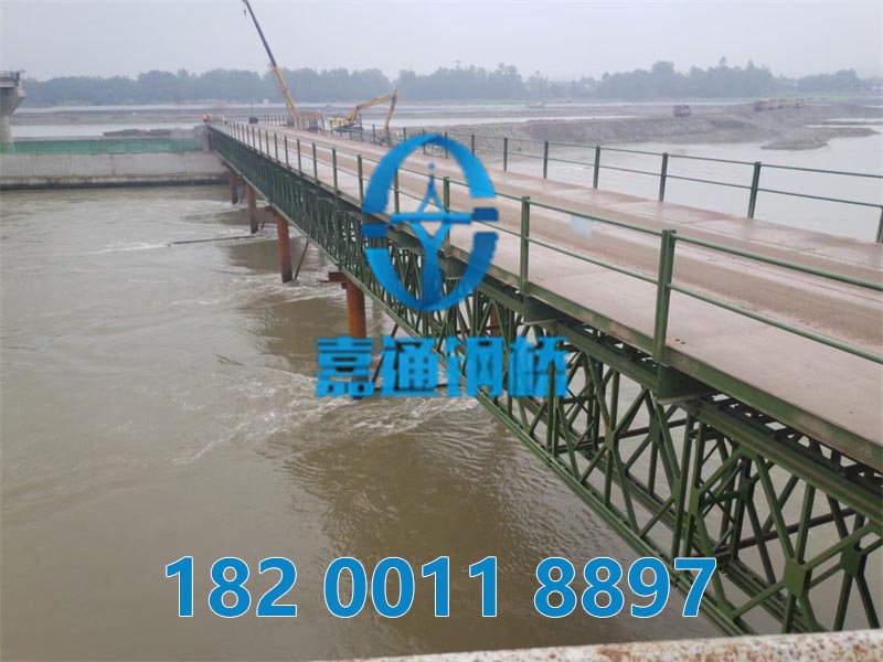 岷江航电枢纽95米长、7米宽200型交通钢栈桥安装及动静载实验完毕